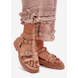 Kvinnors eklädersandaler med kaki spännen beige 1