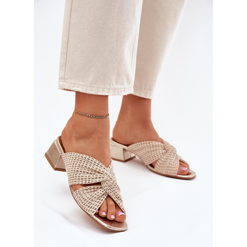 Kvinnors tofflor på Maciejka Block 06955-25 Beige-Gold 2