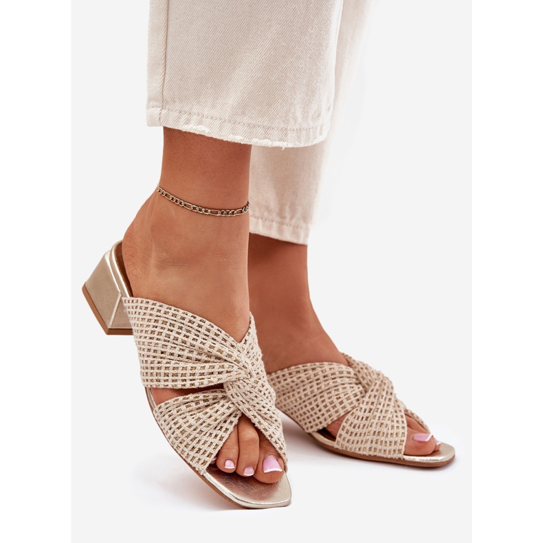 Kvinnors tofflor på Maciejka Block 06955-25 Beige-Gold 1