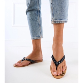 Svart flip -flops flip -flops dekorerade med stenar 1