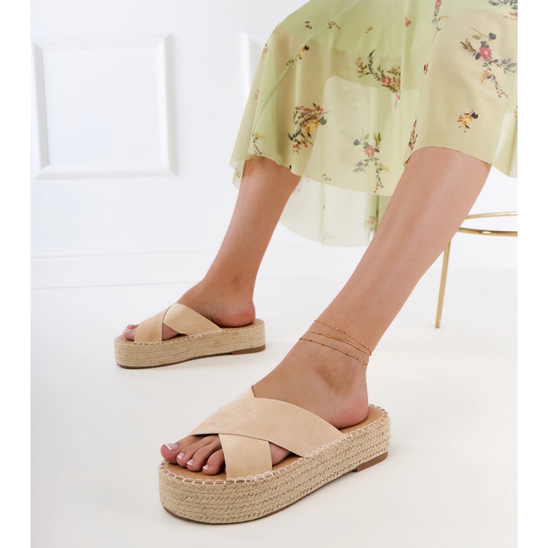Beige Espadrilles med ränder på plattformen 1