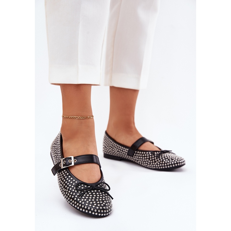 Dekorerade ballerinor med en båge och ett svart bälte 2