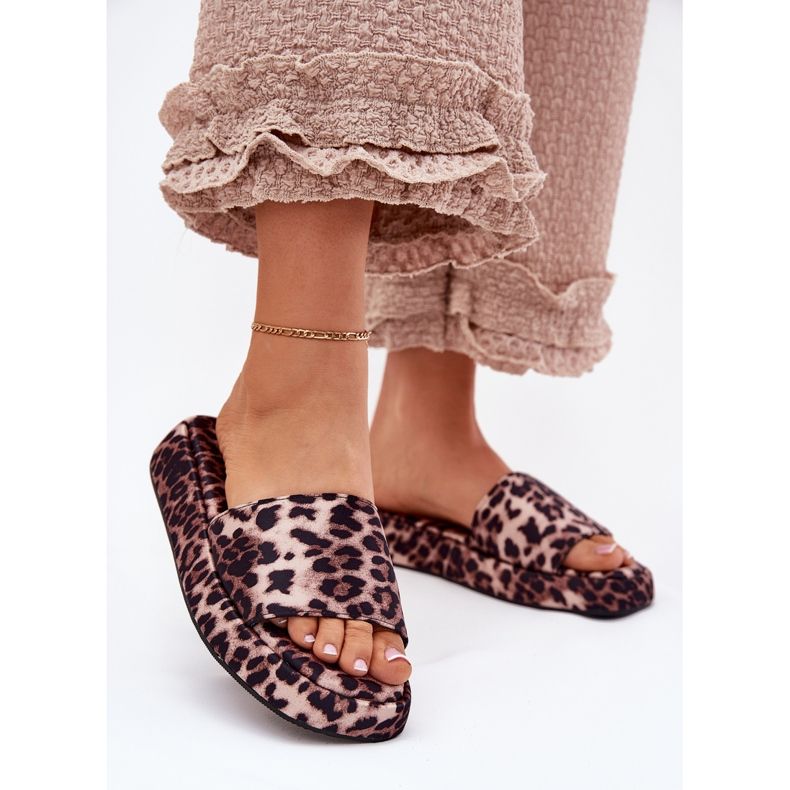 Kvinnors flip flops på plattformsledaren brun 2