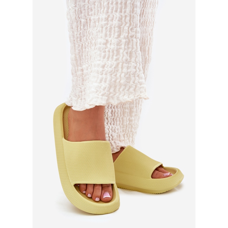 Kvinnors lätta skum tofflor på en tjock limesula grön 1