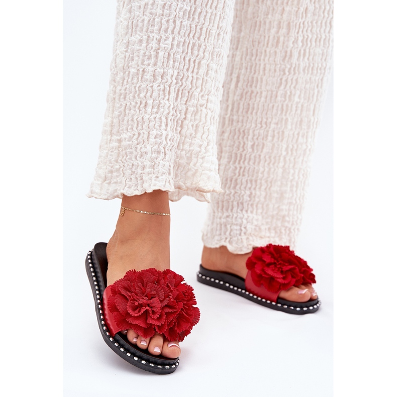 Kvinnors flip flops med materiella blommor röda 2