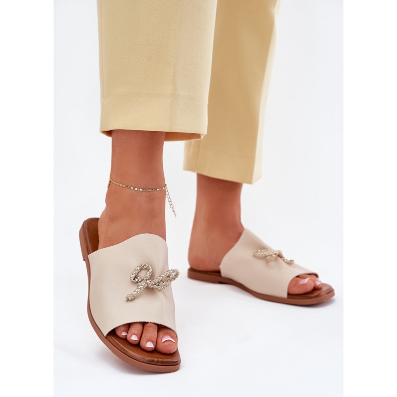 EVento Flat -hane kvinnors flip flops med dekorativ beige -bindning 2