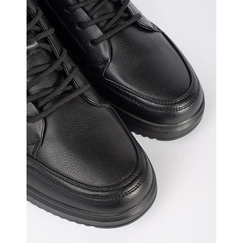 Svartisolerade herrskor 1