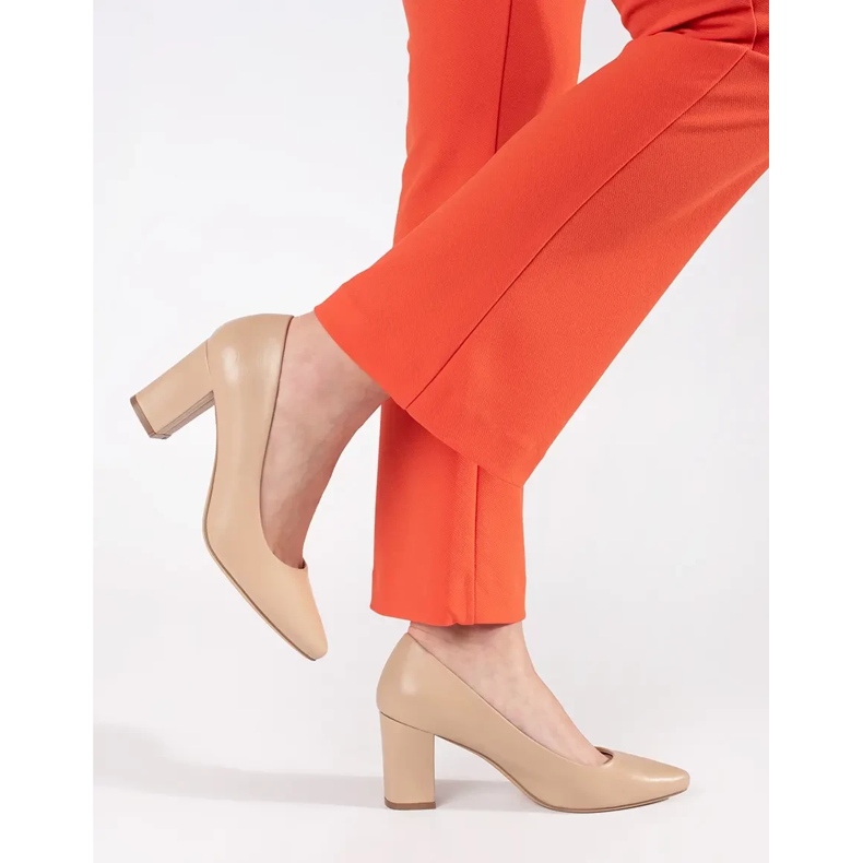 Sergio Leone Beige pumps på pelaren 2