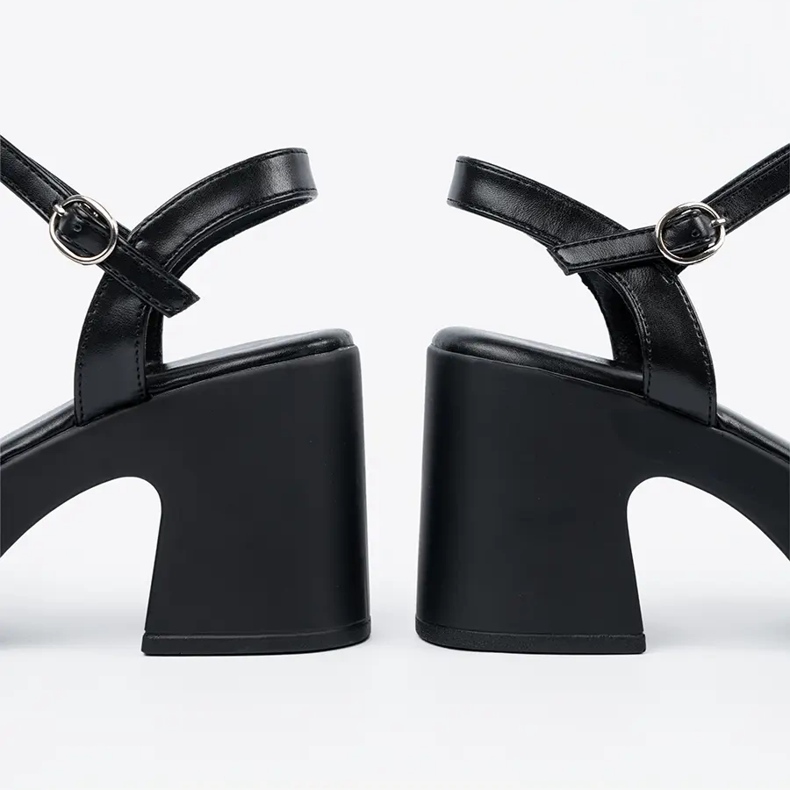 Seastar Svarta sandaler på posten 1