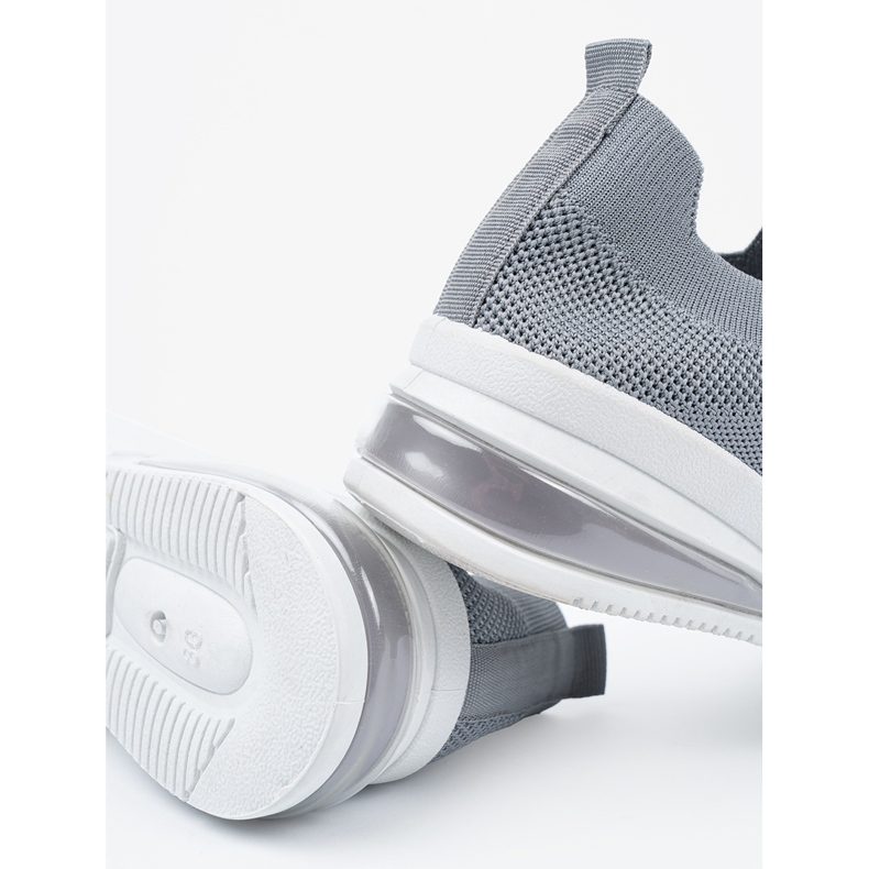 Gråformade sportskor 2