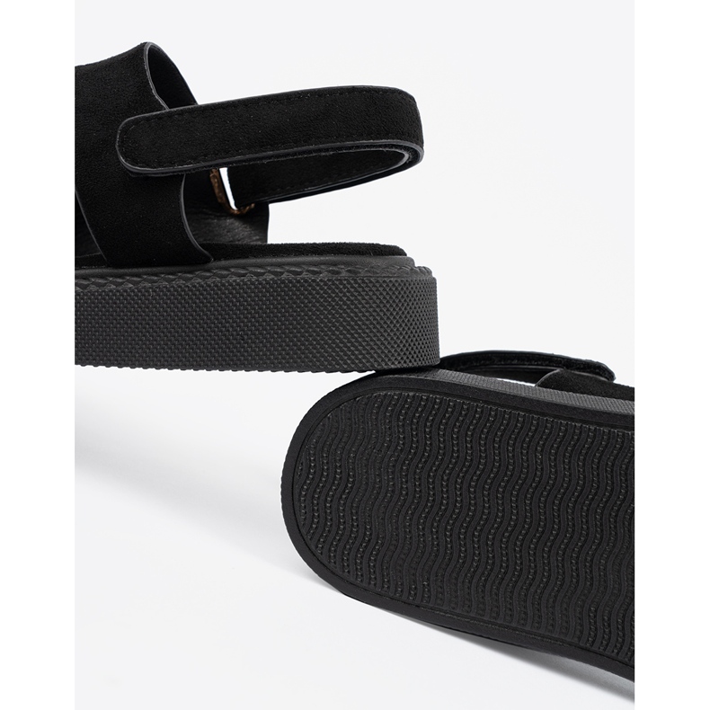 Seastar Svarta sandaler på plattformen med utskärningar 2