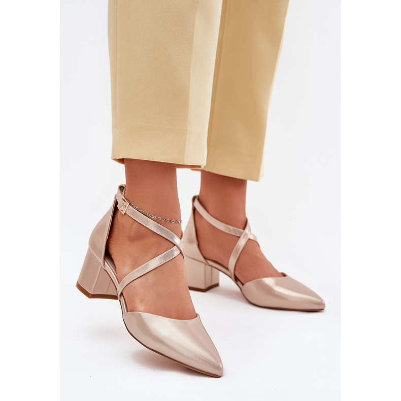 Pumpar på Eco Leather Post Sergio Leone SK830 PLN gyllene 2