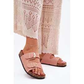 Kvinnors tofflor på en korkplattform med gyllene klämmor rosa 2