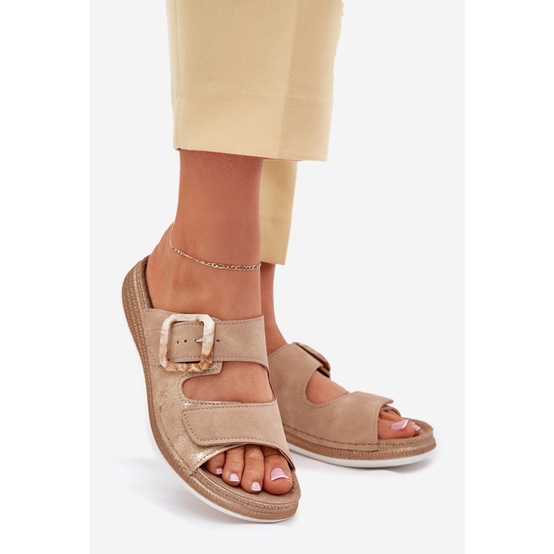 Kvinnors flip flops med ett spänne och kardborrband inblu mk000013 beige 1