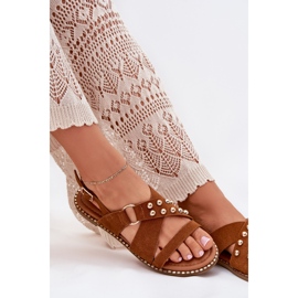 Flat -hanterade kvinnosandaler med Camel Golden Studs brun 6