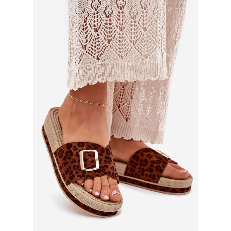 Kvinnors flip flops på plattformen med en gyllene spänne leopardspänne brun 1