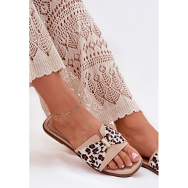 Flat -hanterade kvinnors flip flops med en båge -beige 6