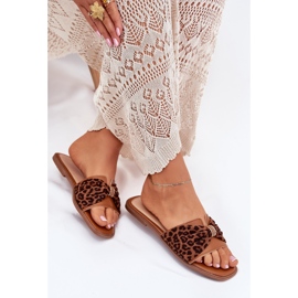Flat -hanterade kvinnors flip flops med en kamelbåge brun 7
