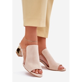Kvinnors flip flops på den gyllene pelaren Light Beige 1