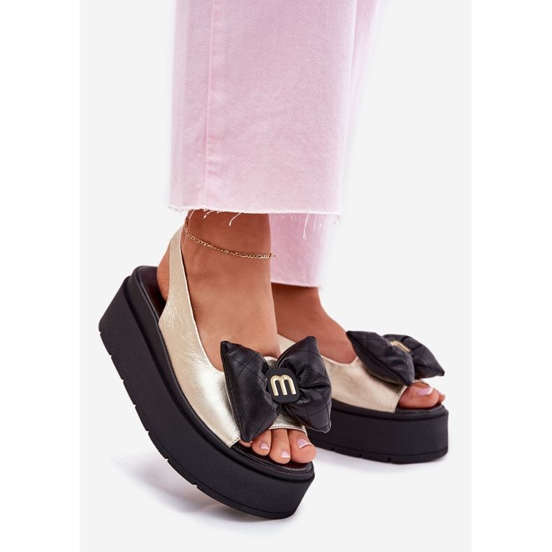 CheBello Kvinnors lädersandaler på plattformen med Cheello 4641 guld och svart gyllene 1