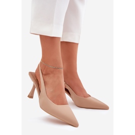 Kvinnosandaler på den höga hälen beige 1