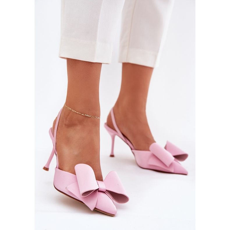 Höga klackar med nakna klackar och en rosa båge 2