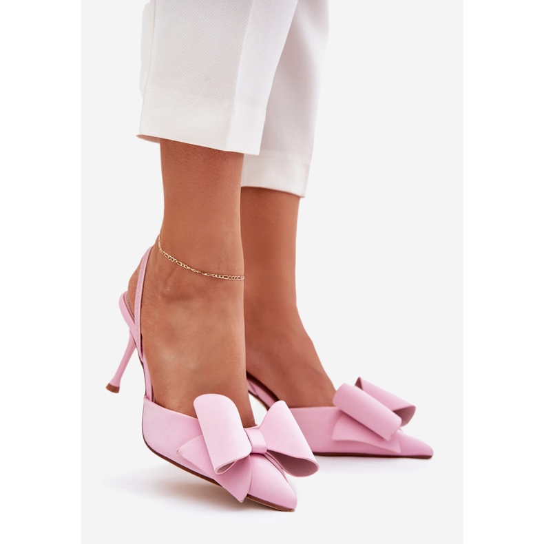 Höga klackar med nakna klackar och en rosa båge 1