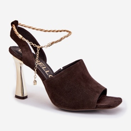 Sockesandaler på en hög häl med en dekorativ chebello 4440 chokladarmband brun 7