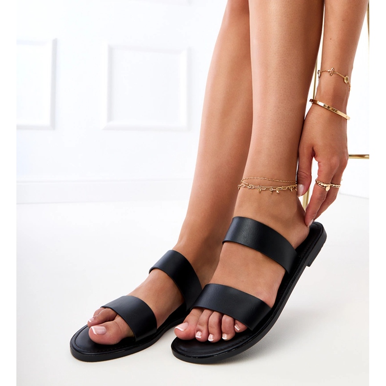 Svarta kvinnors tofflor med ränder 2