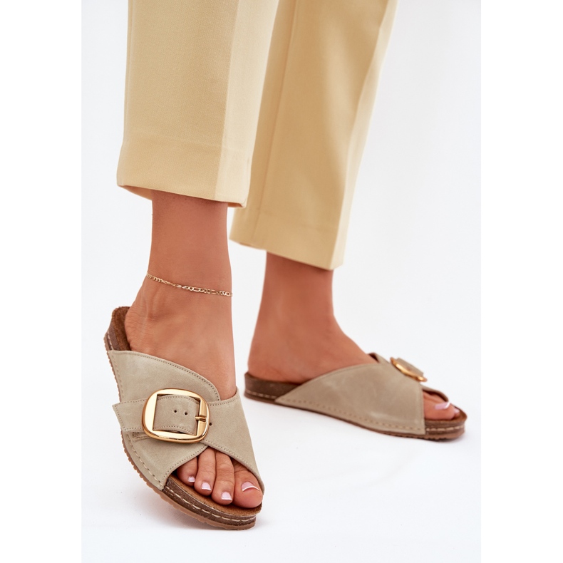 Läder flip flops med en gyllene klämma maciejka 07000-22 pistasch grön 2