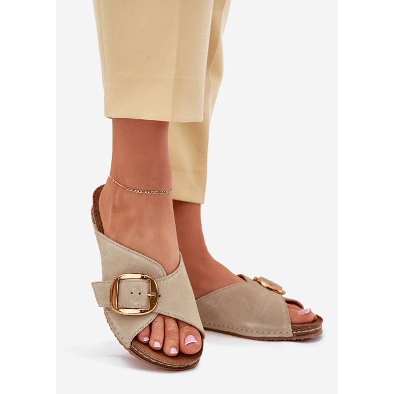 Läder flip flops med en gyllene klämma maciejka 07000-22 pistasch grön 1