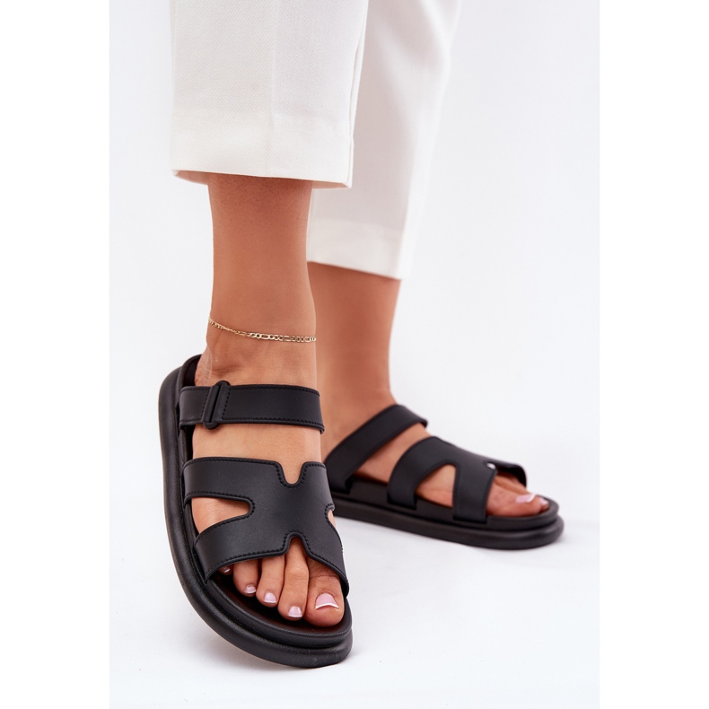 Kvinnors gummi tofflor med ett svart bälte 2