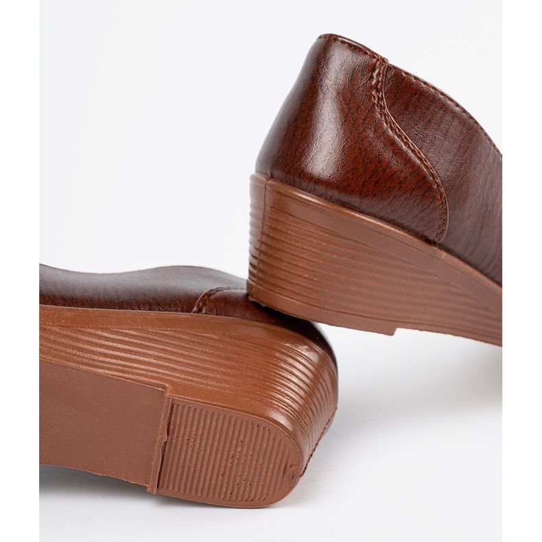 Klassiska bruna låga skor 1