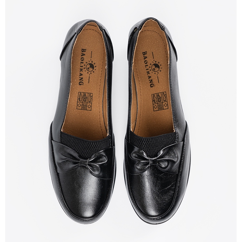 Svarta skjutskor med en båge 2