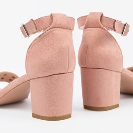 Seastar Sandaler på ett inlägg med dubbar 2