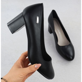 Pumpar på den svarta Sergio Leone PB178 -inlägget 1