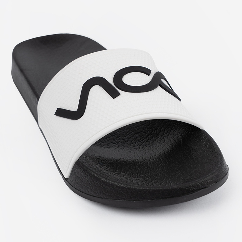 Shelvt Vita och vita flip flops med inskriptionen 1