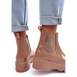 Kvinnors lackerade wellies på Big Star MM274396 Beige Platform 2