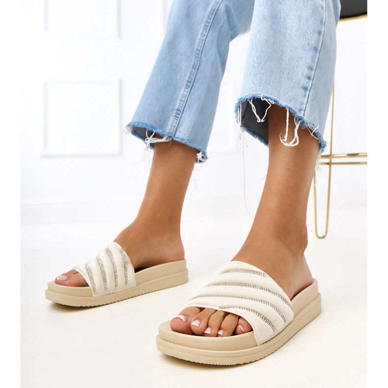 Beige flip flops med cardon zircons blå 1