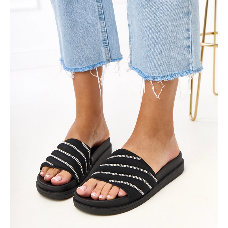 Svarta flip flops med Cardon Zircons 1