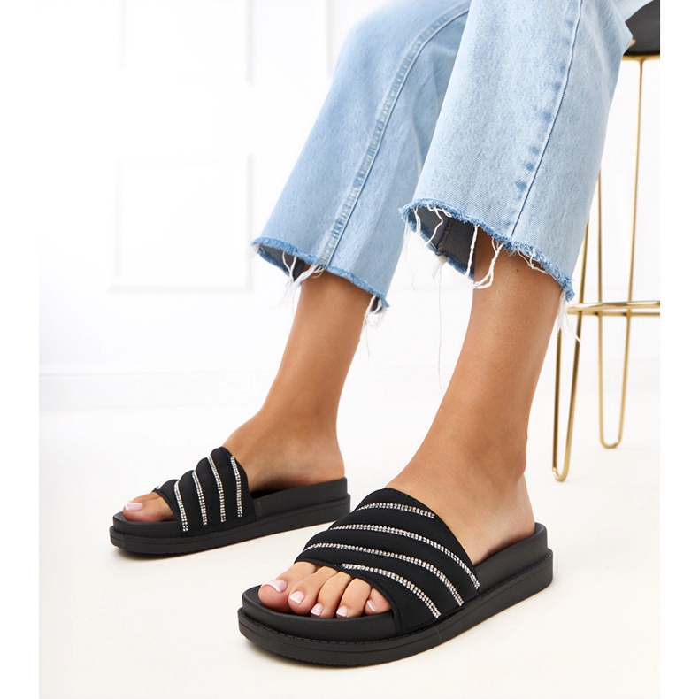 Svarta flip flops med Cardon Zircons 2