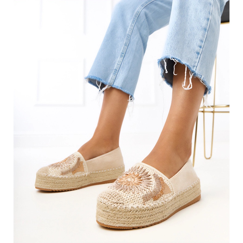 Beige Espadrilles med broderier på Lorin -plattformen 1
