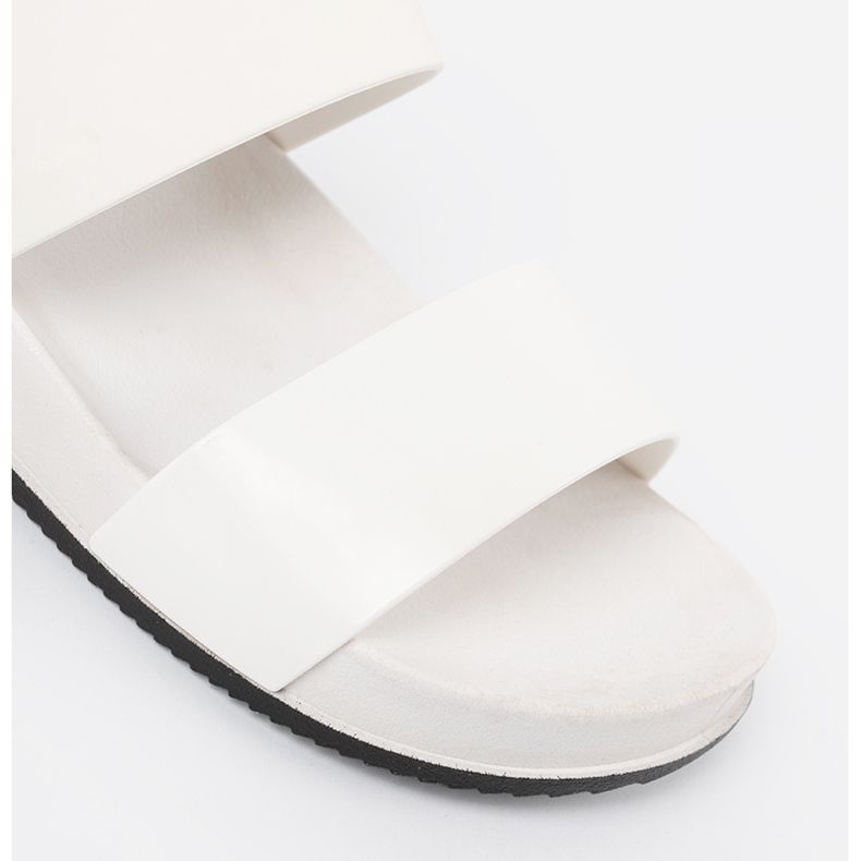 SHELOVET Bekväma vita tofflor 1