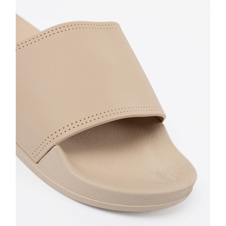 Shelvt Beige Beach Beach Flip Flops 1