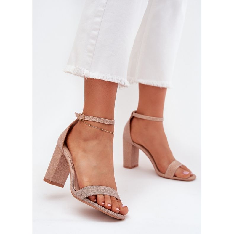 Boto Glänsande kvinnasandaler på Post Pink Kavina Gold gyllene 2