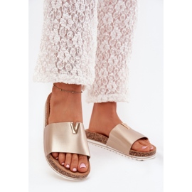 Boto Kvinnors flip flops på en korkplattform med en dekorativ detalj av Gold Vessira gyllene 2