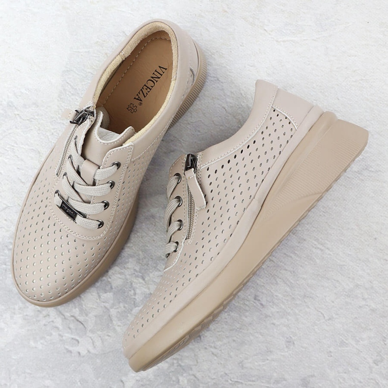 Kvinnors läderskor perforerade på kilarna Beige Vinceza 79565 1