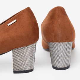 Goodin Bruna pumpar med en dekorativ silverhäl 1