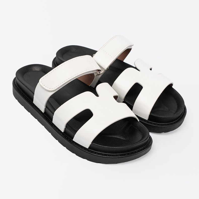 Shelvt Bekväma vita flip flops på plattformen 2