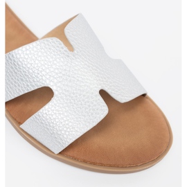 Shelvt Silver kvinnors tofflor med utskärningar silver- 1